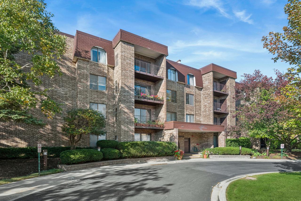 2050 Valencia Dr. #405C, Northbrook, IL 60062