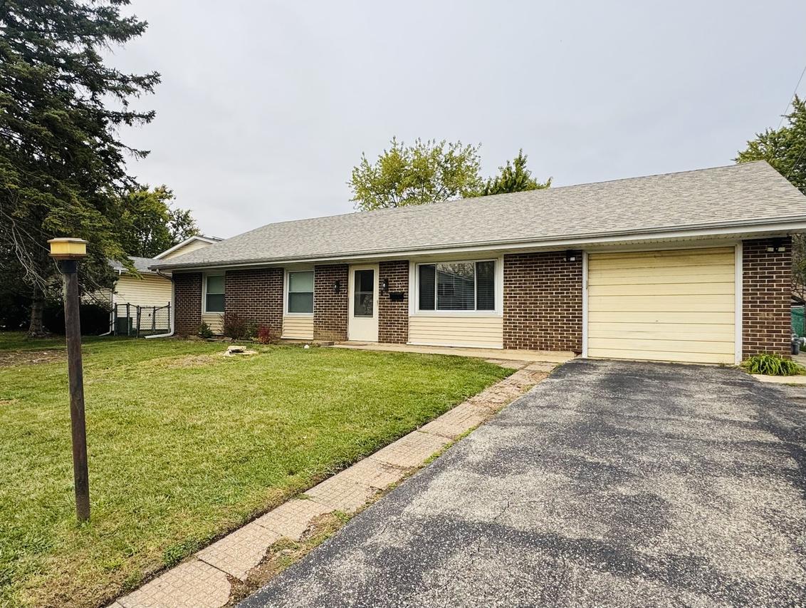 7815 Carlisle Dr., Hanover Park, IL 60133