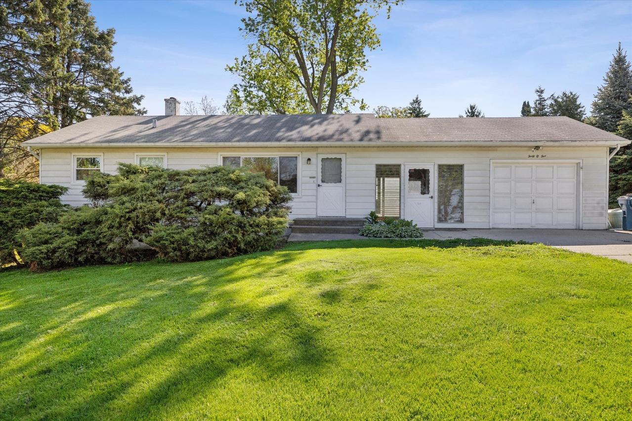 4005 Morton Ave., Downers Grove, IL 60515