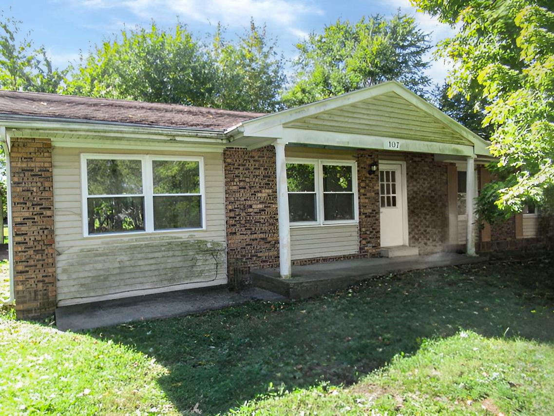 107 W Main St., Indianola, IL 61850