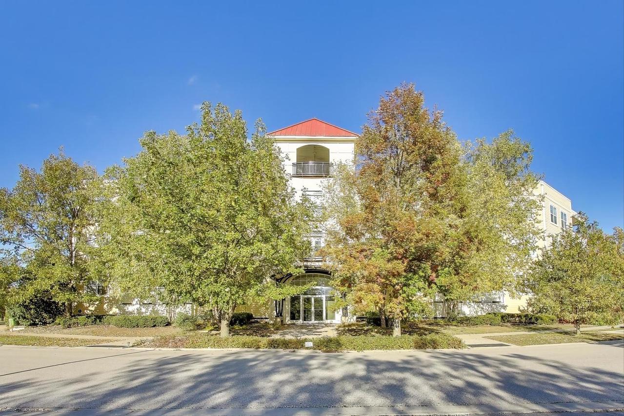 977 Harris Rd. #34, Grayslake, IL 60030