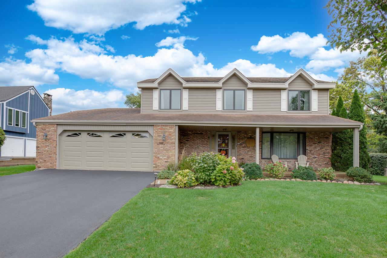 N675 Herrick Dr., Wheaton, IL 60187