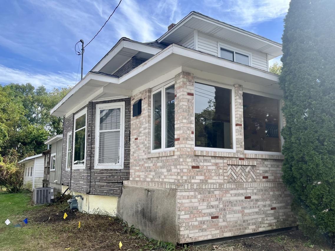 565 Northwestern Ave., South Beloit, IL 61080