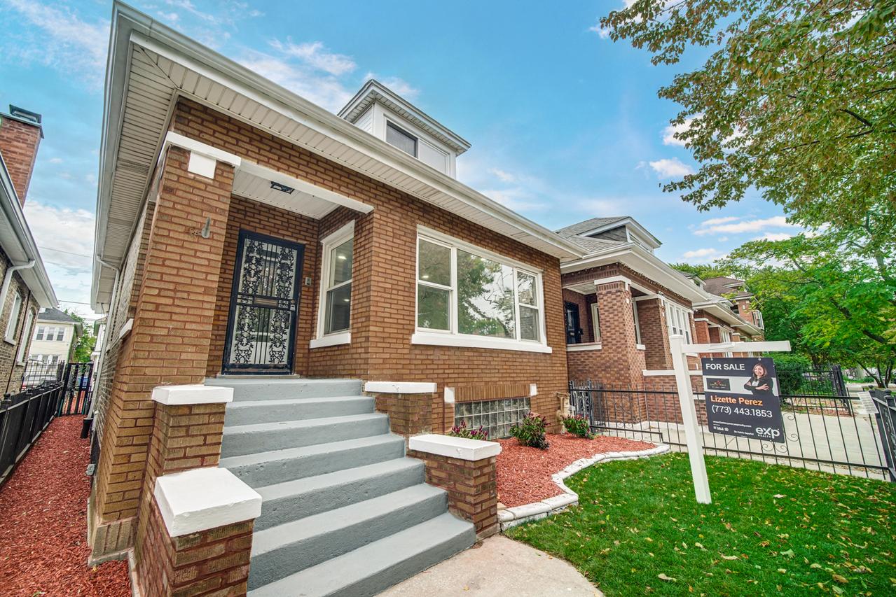 6741 S Maplewood Ave., Chicago, IL 60629