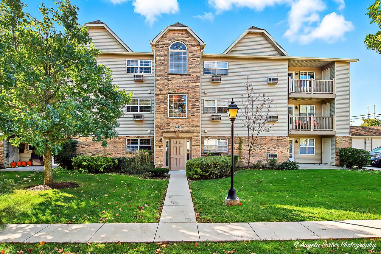 1443 Spring Brook Ct. #1C, Round Lake Beach, IL 60073