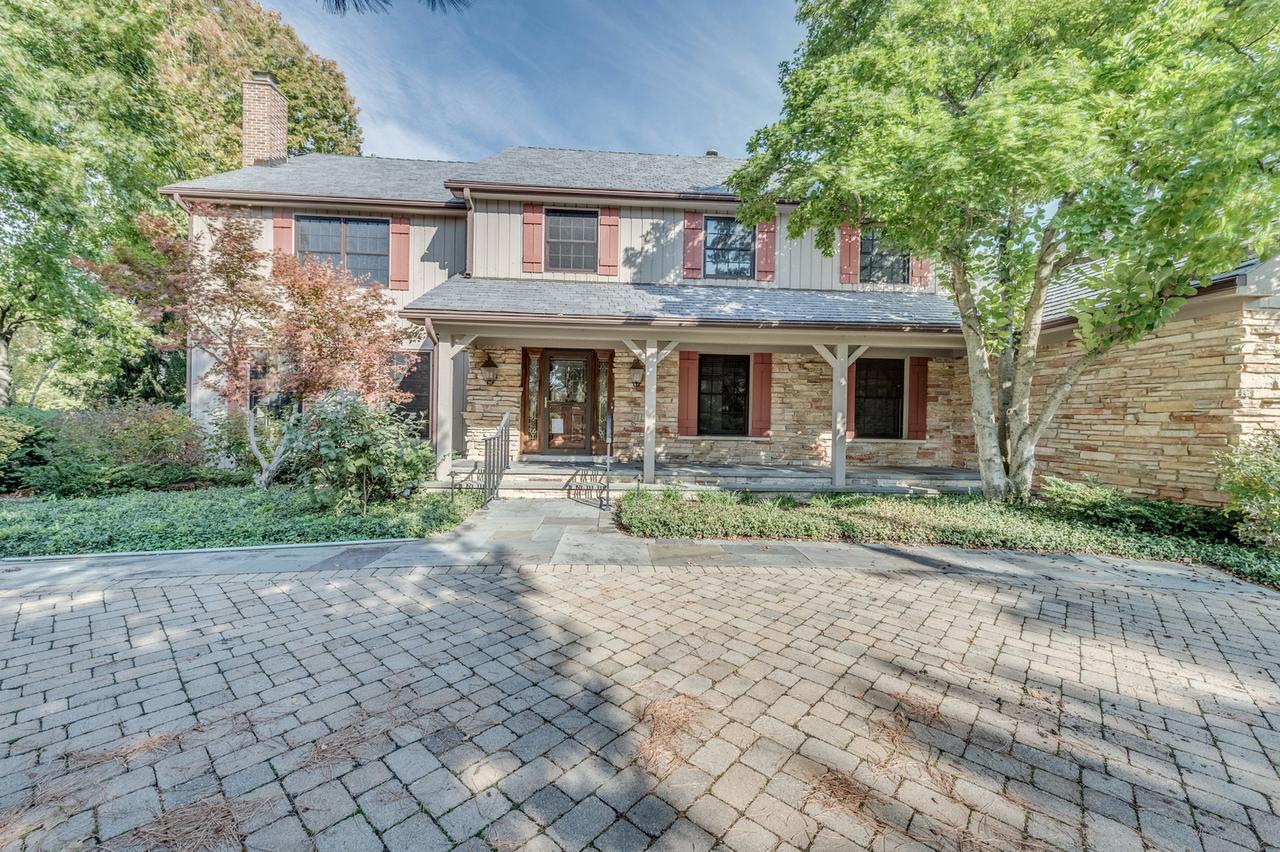 4143 Three Lakes Ct., Long Grove, IL 60047