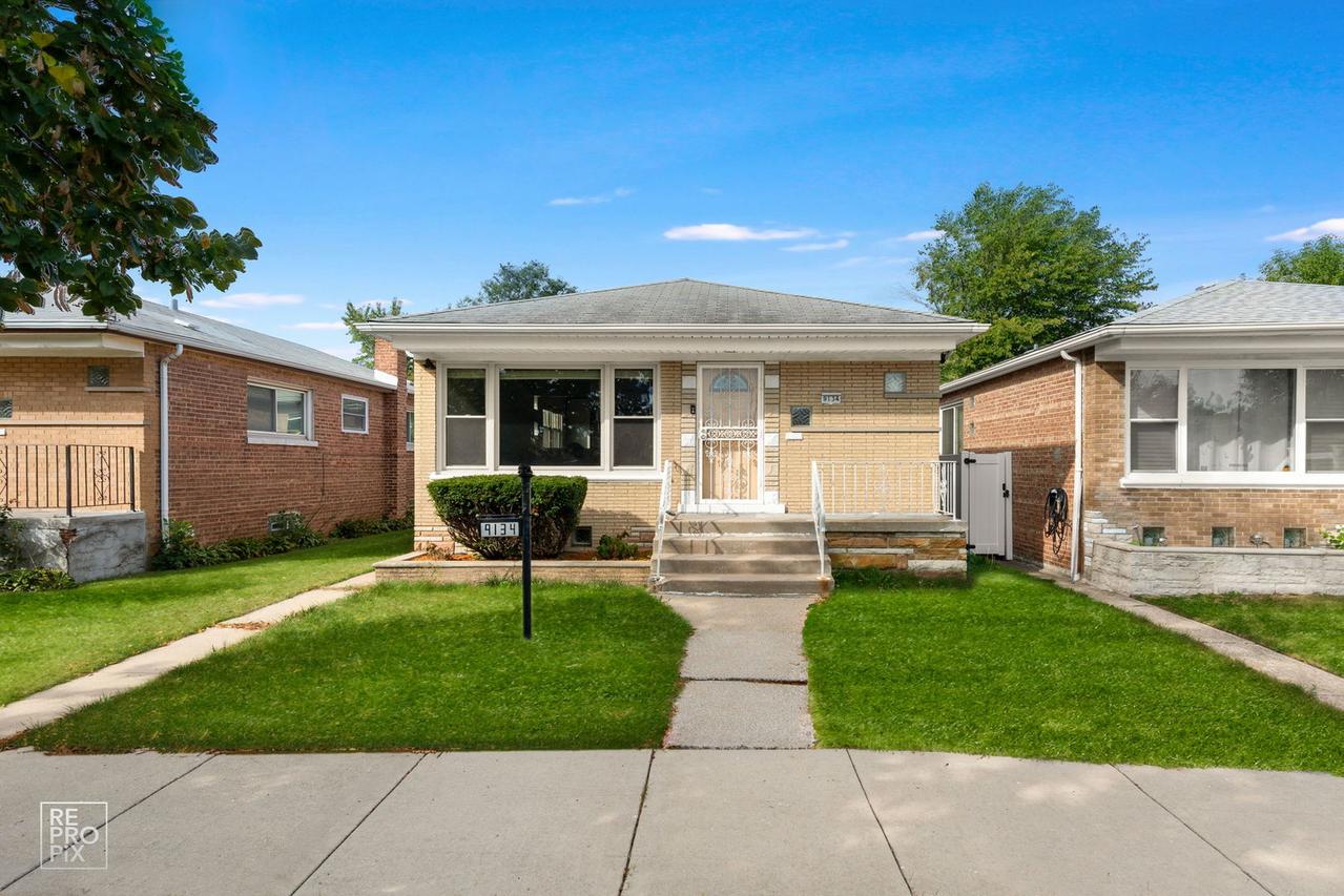 9134 S Marquette Ave., Chicago, IL 60617