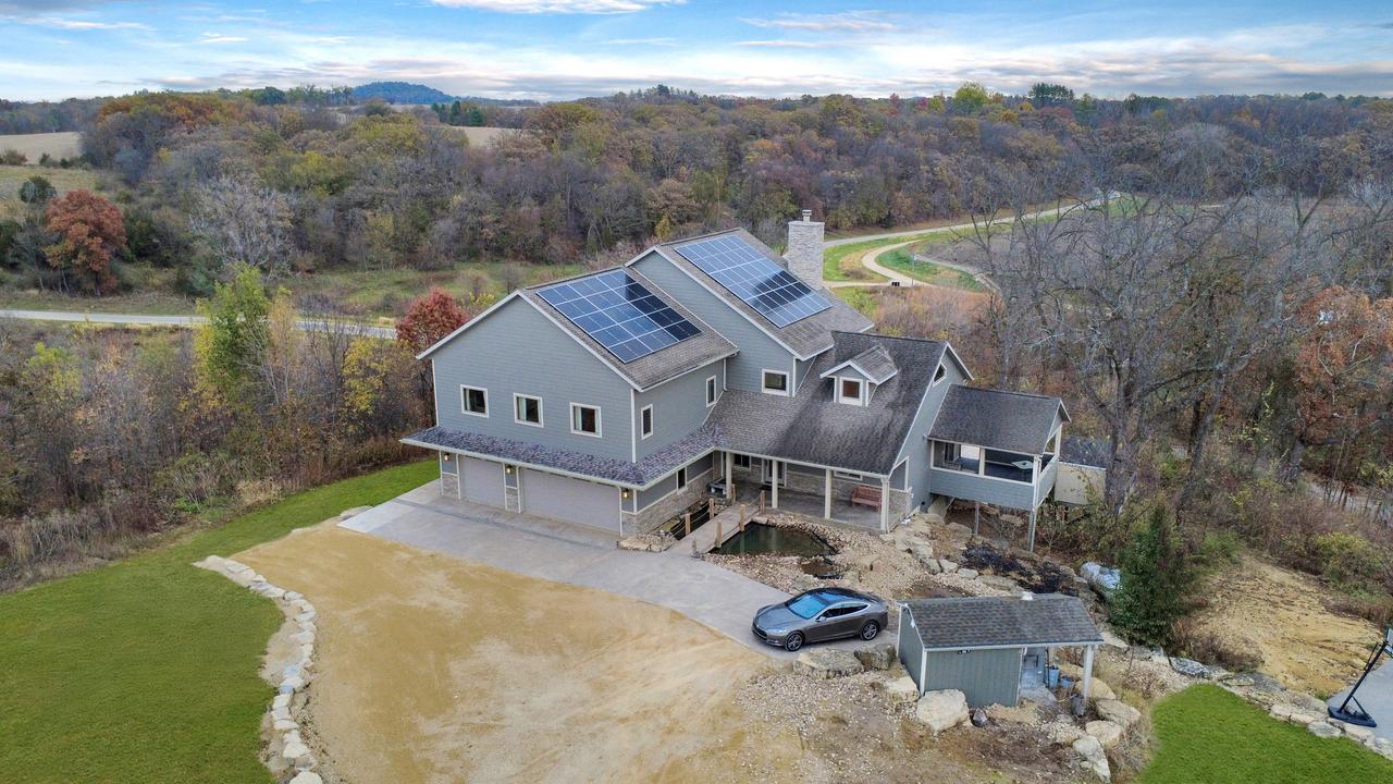 5A142 Fair Oaks Ct., Apple River, IL 61001