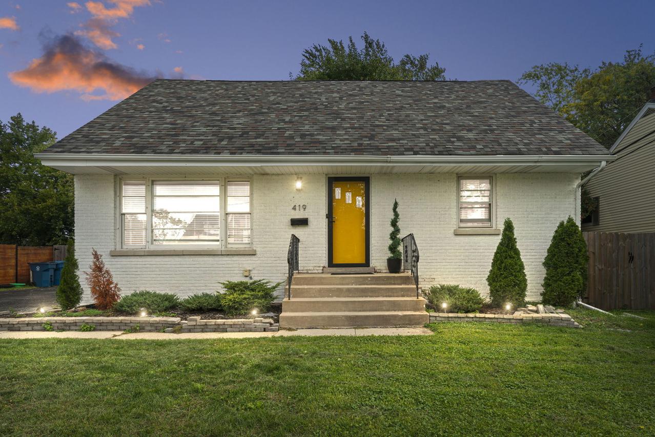 419 Longwood Dr., Chicago Heights, IL 60411