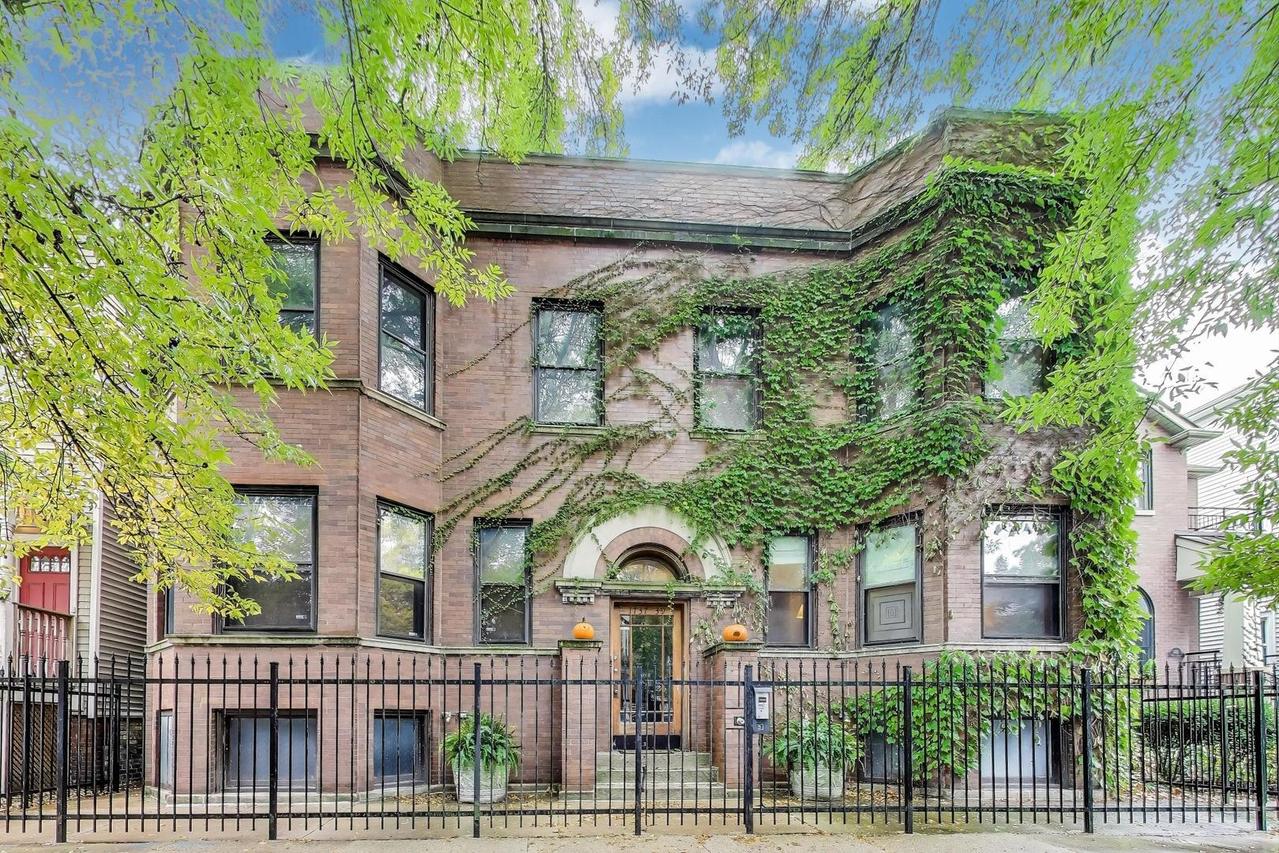 1737 W Barry Ave. #A, Chicago, IL 60657