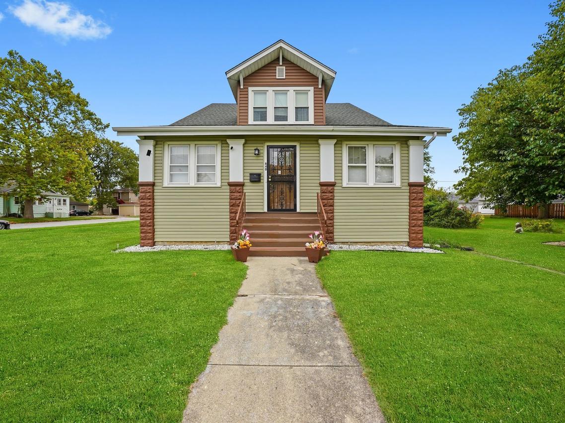 640 2nd St., Crete, IL 60417
