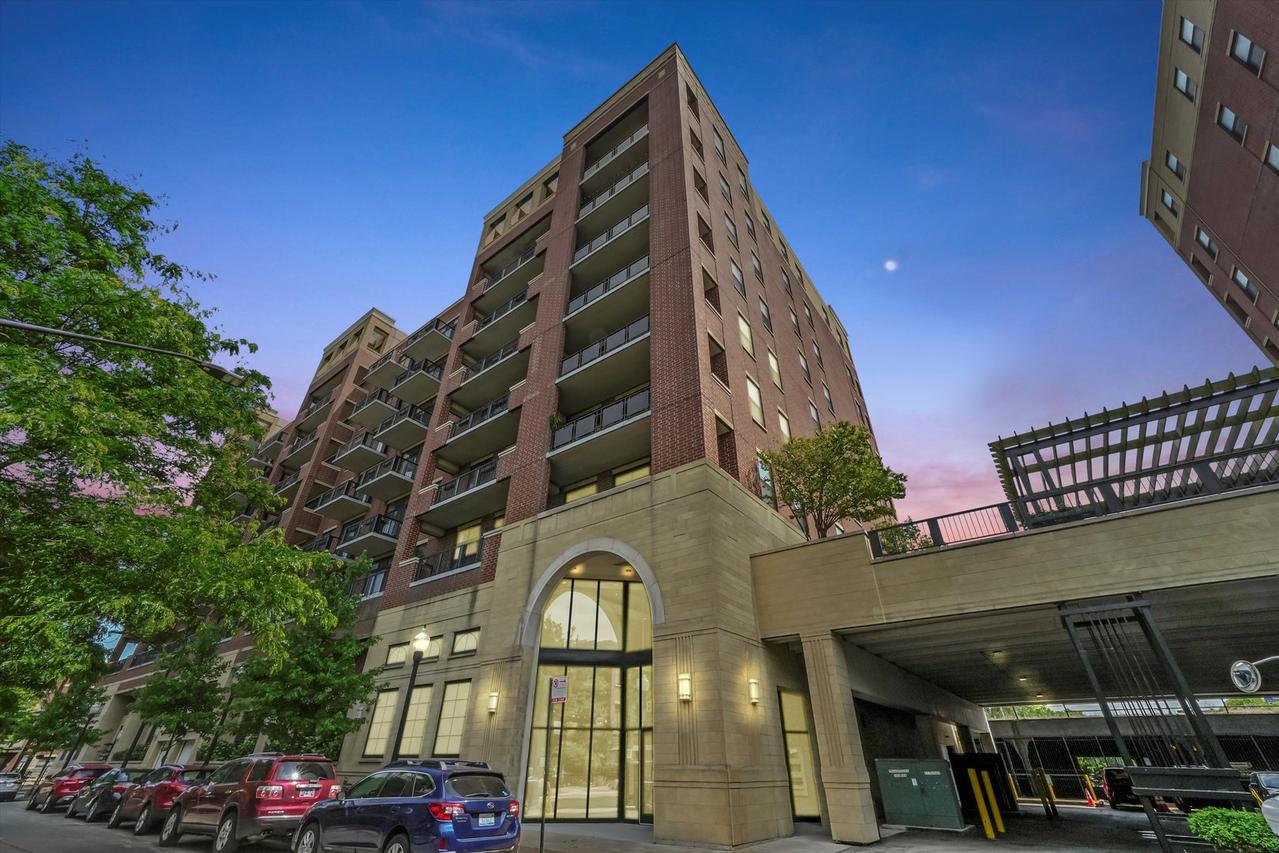 811 W 15th Pl. #709, Chicago, IL 60608
