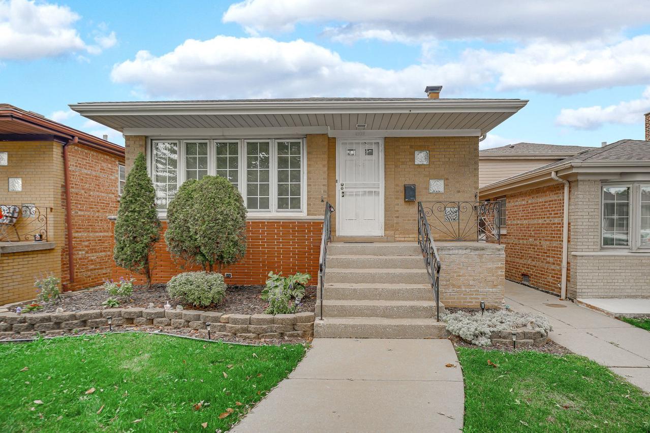 6323 S Lamon Ave., Chicago, IL 60638