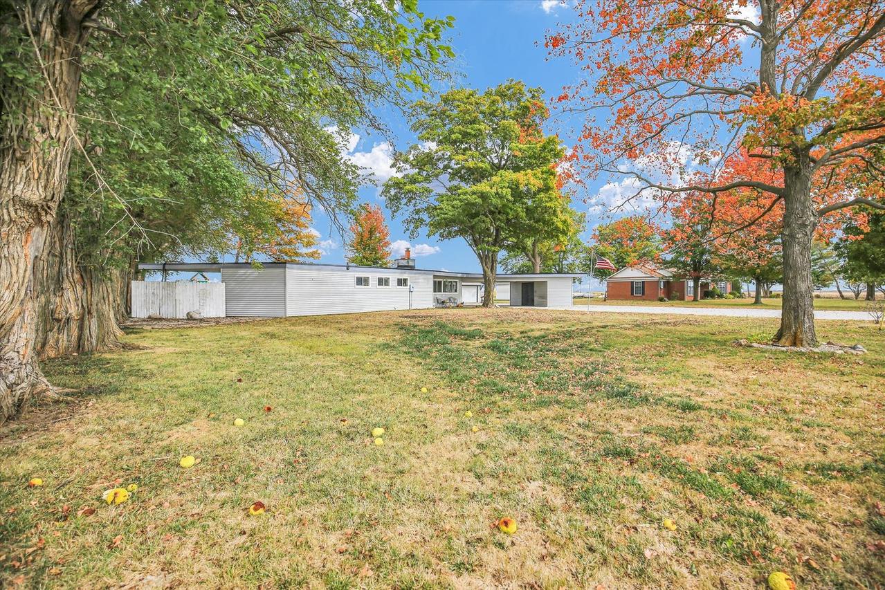 1100 E Cr 800 North, Tuscola, IL 61953