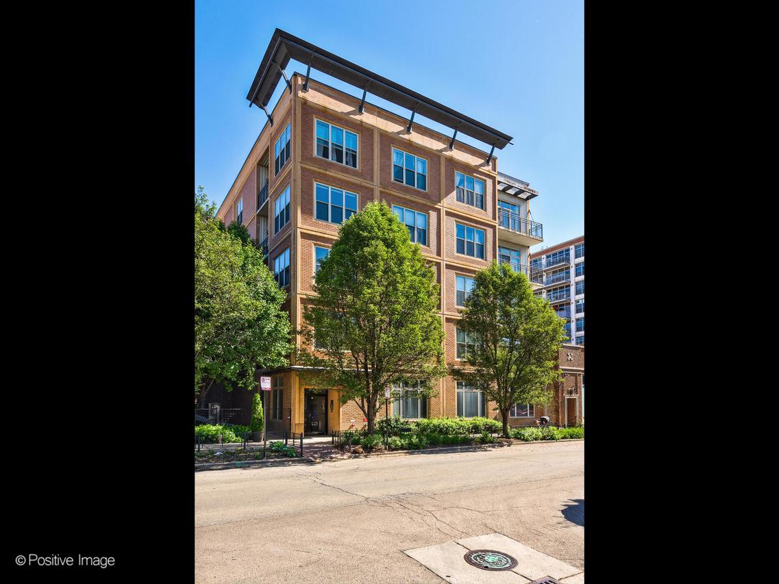 1228 W Monroe St. #408, Chicago, IL 60607
