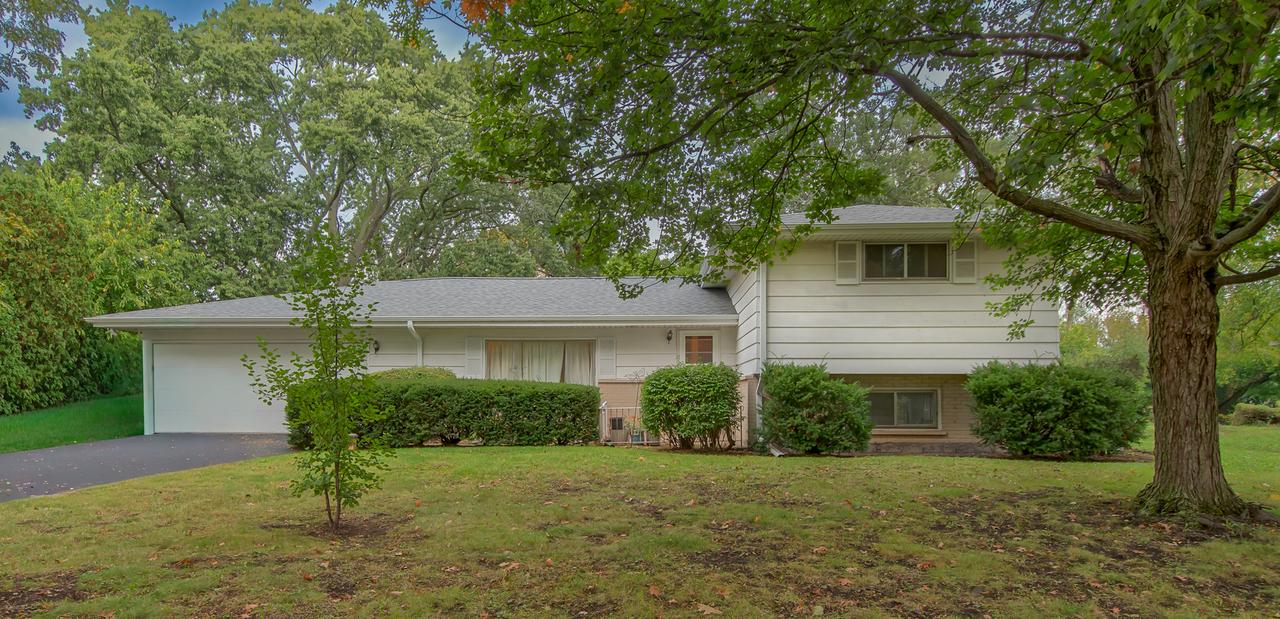 3026 Glenway Dr., Northbrook, IL 60062