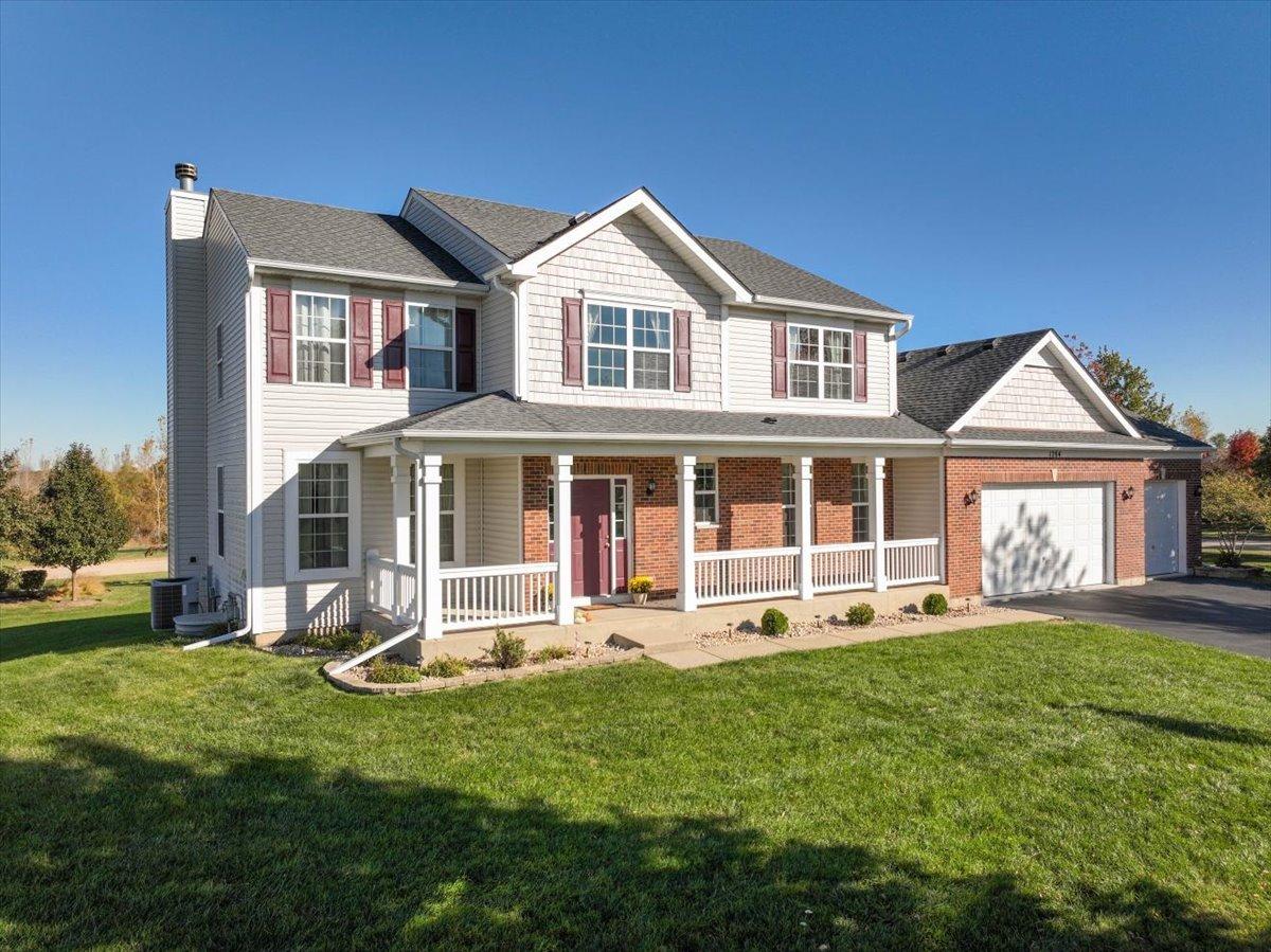 1284 Olive Ln., Hampshire, IL 60140