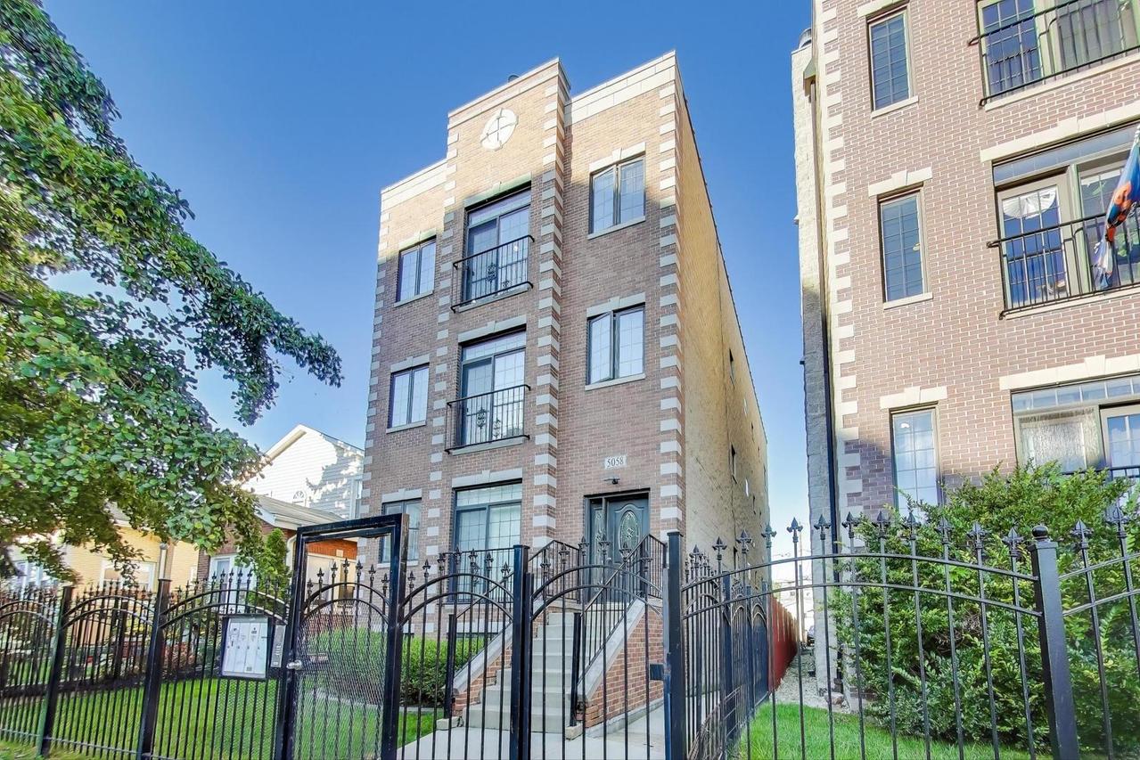 5058 N Kimball Ave. #4, Chicago, IL 60625