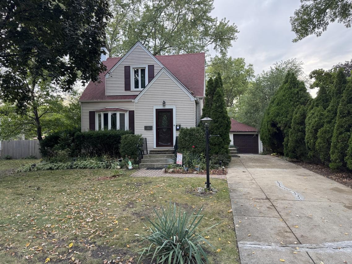 300 S Cumberland Pkwy., Des Plaines, IL 60016