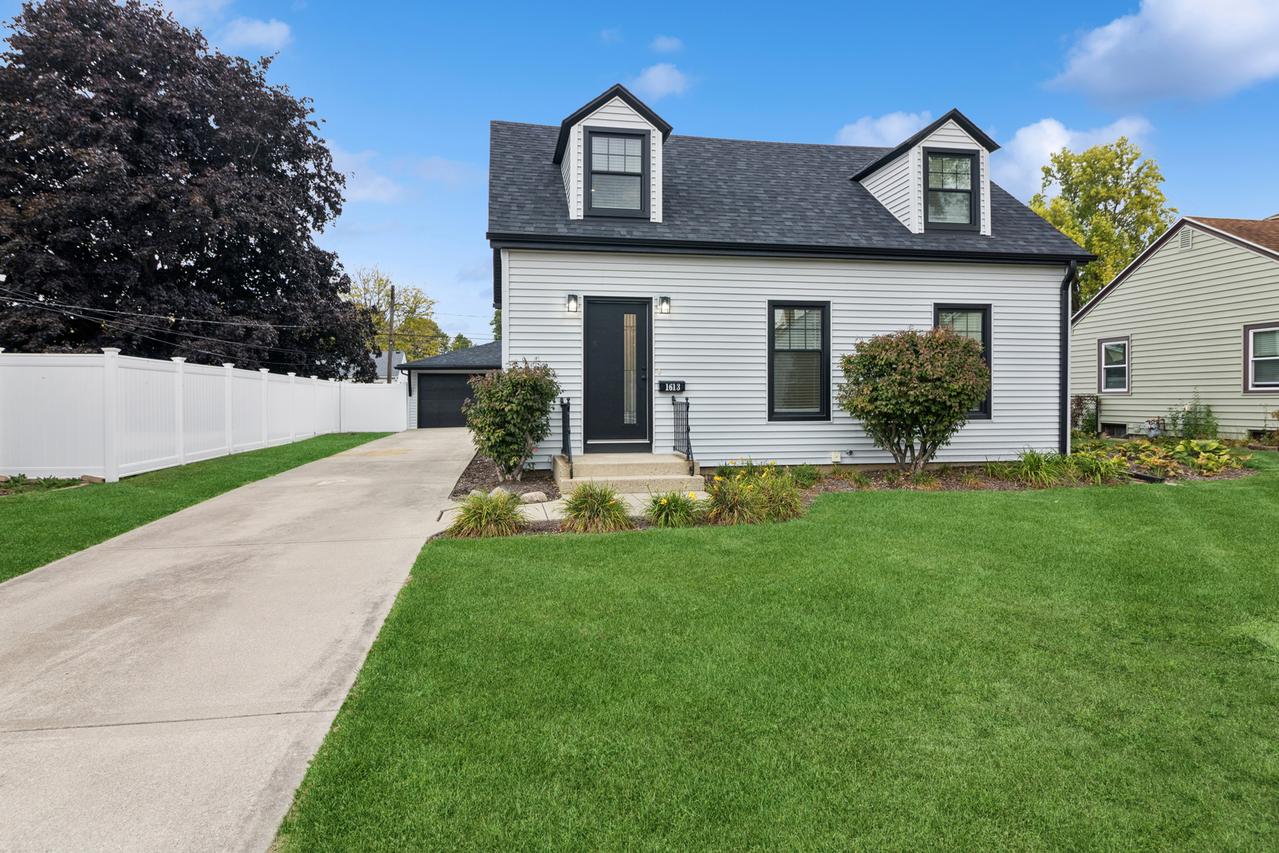 1613 Jones St., Joliet, IL 60435