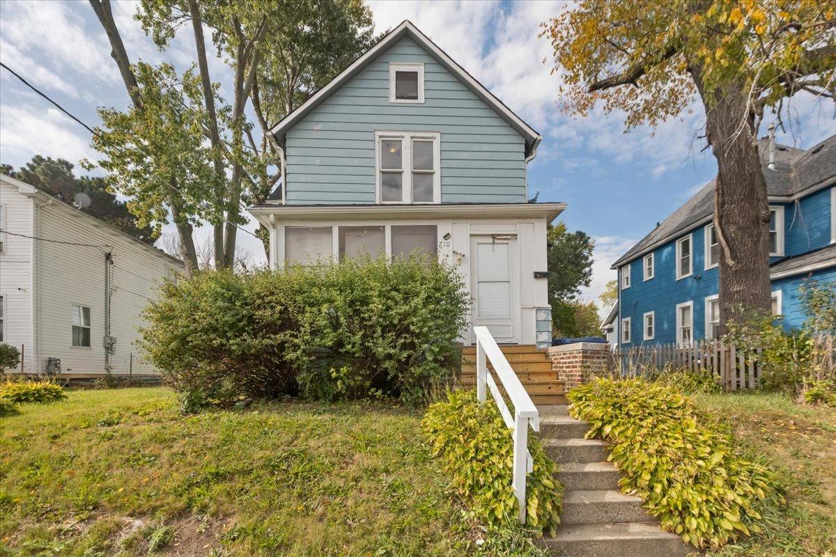 710 S Martin Luther King Jr Ave., Waukegan, IL 60085