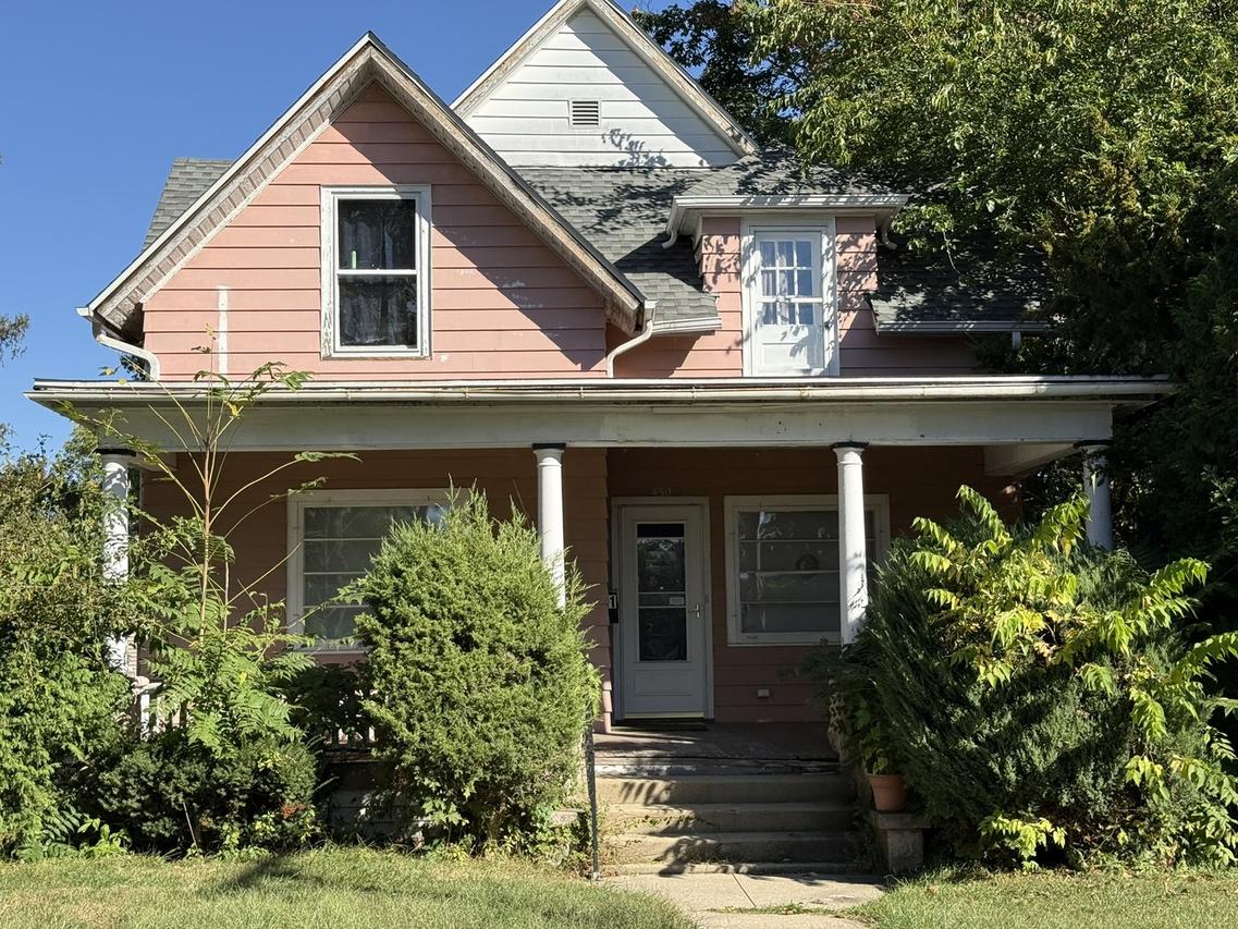 430 Shaw St., Rockford, IL 61104
