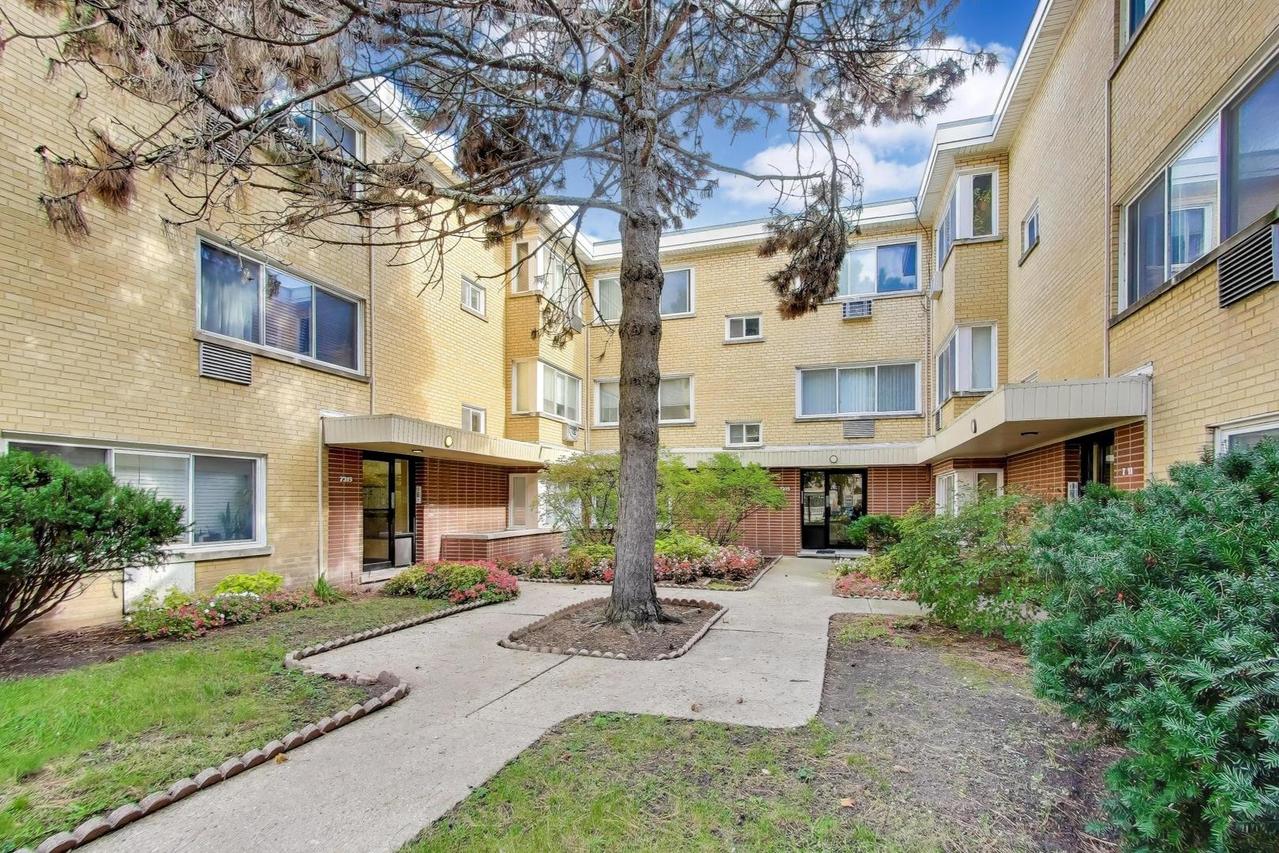 7315 N Oakley Ave. #1A, Chicago, IL 60645