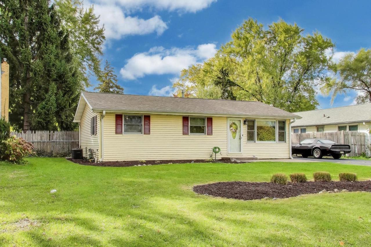 33336 N Indian Ln., Grayslake, IL 60030
