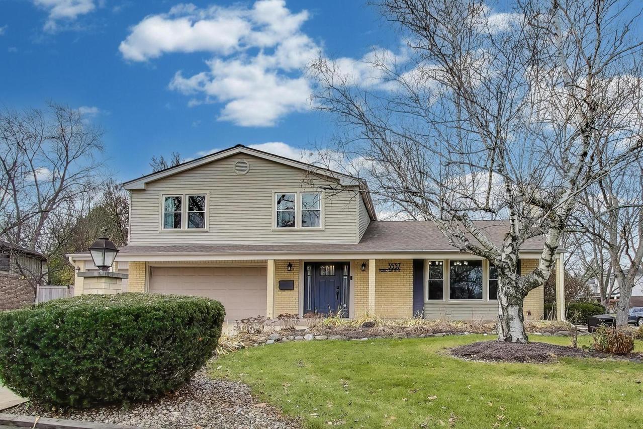 3537 Maple Leaf Dr., Glenview, IL 60026