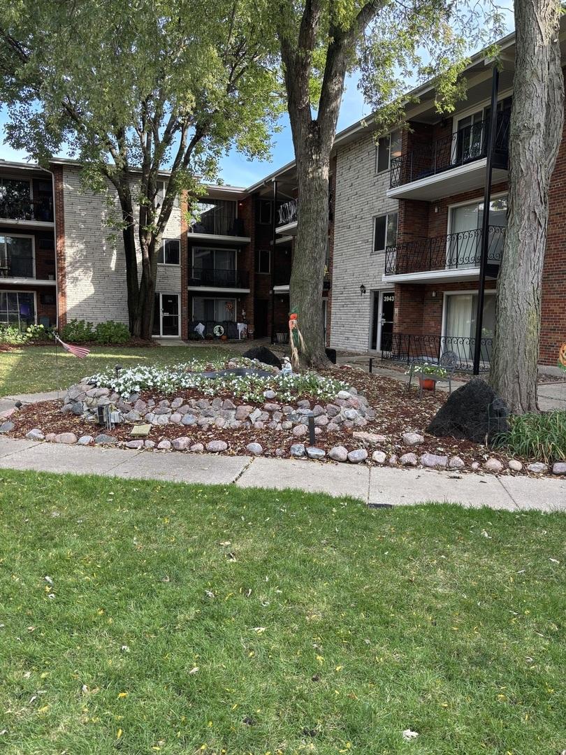 3955 W 104th St. #2B, Chicago, IL 60655