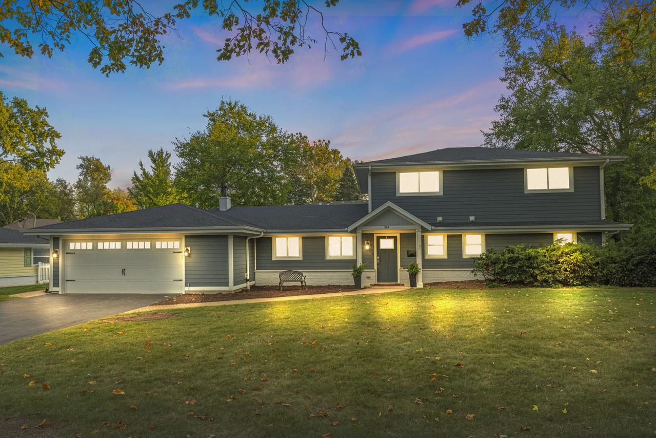 314 Brookside Cir., Wheaton, IL 60187