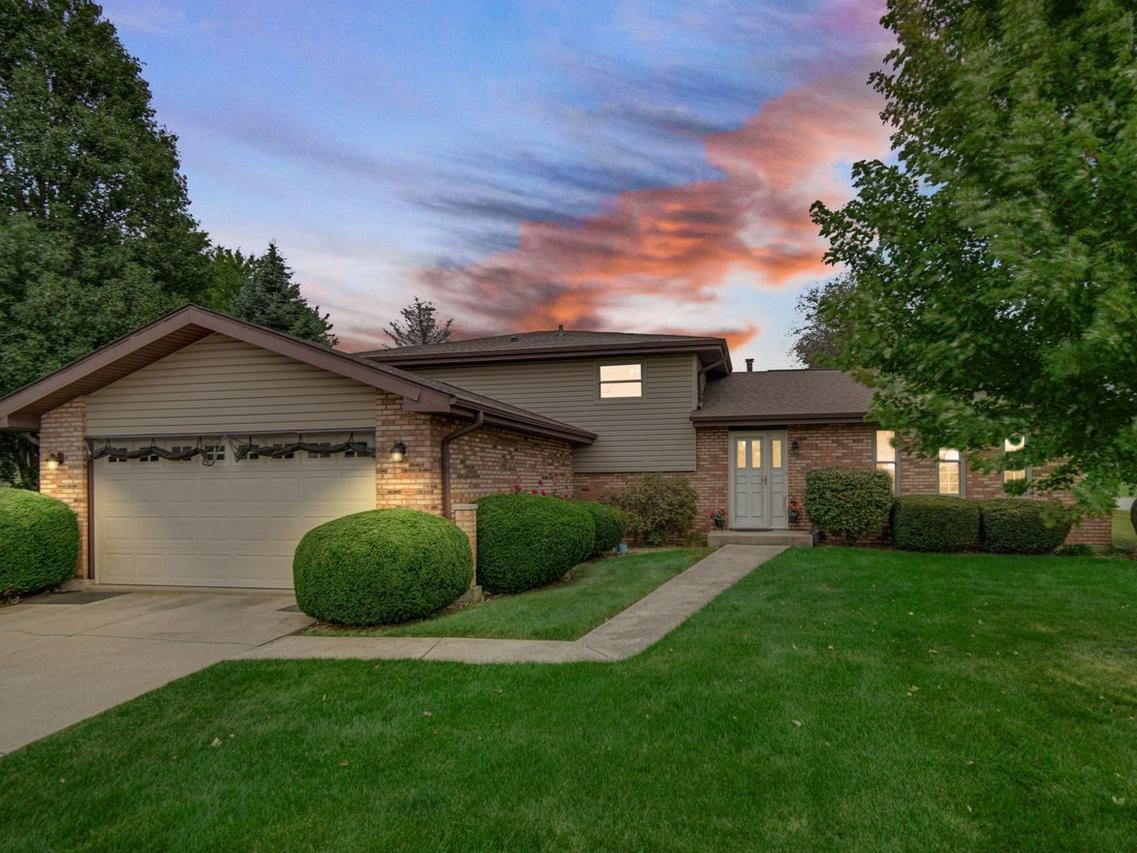 2 Honey Ln., New Lenox, IL 60451