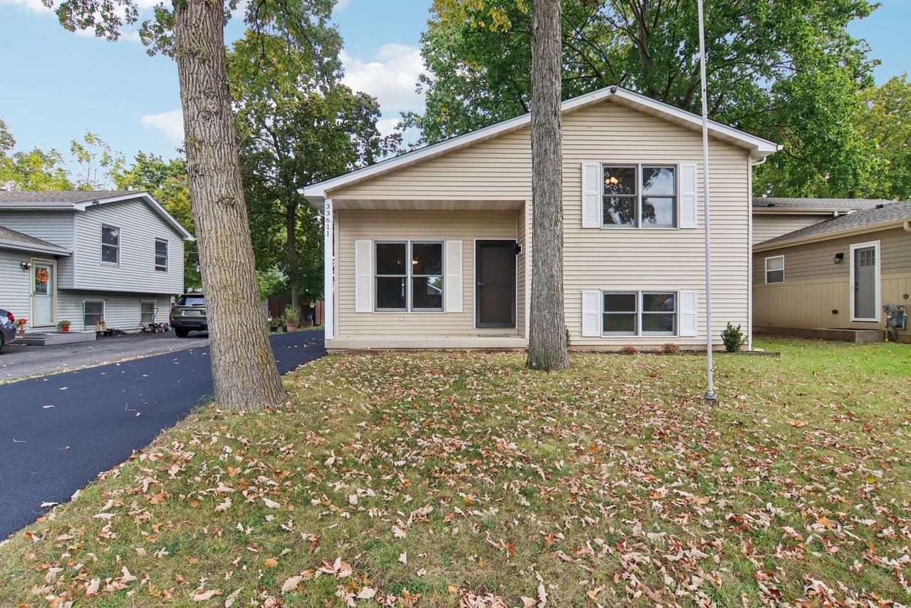 33611 N Idlewild Dr., Grayslake, IL 60030