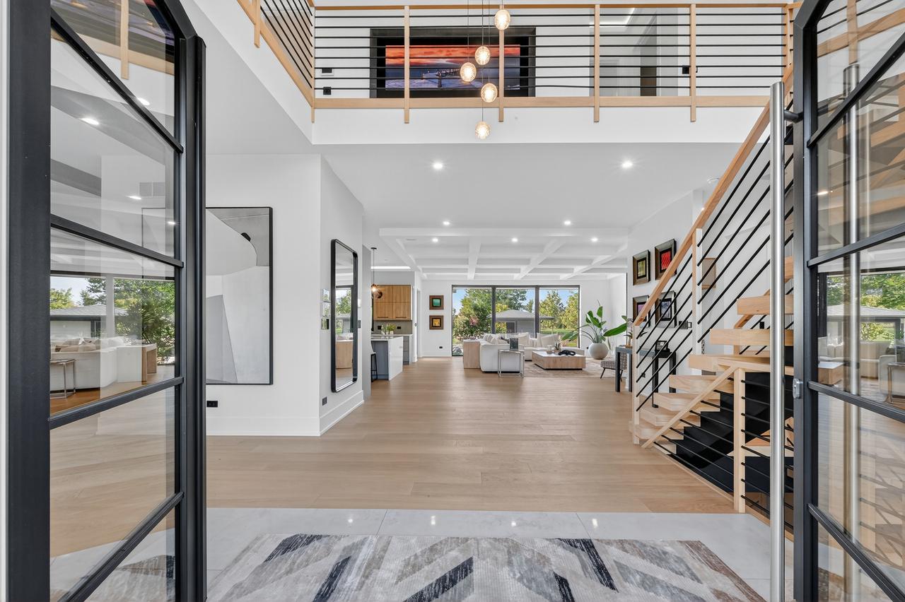 25 Rolling Hills Dr., Barrington, IL 60010