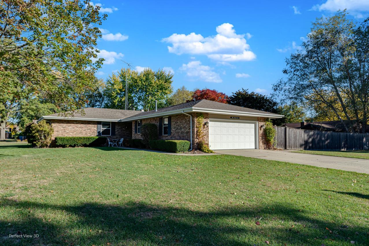 800 Charles St., Morris, IL 60450