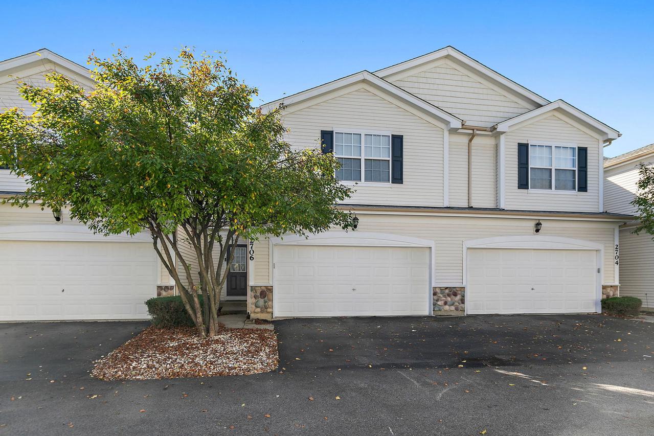 2706 Kendall Crossing, Mchenry, IL 60051