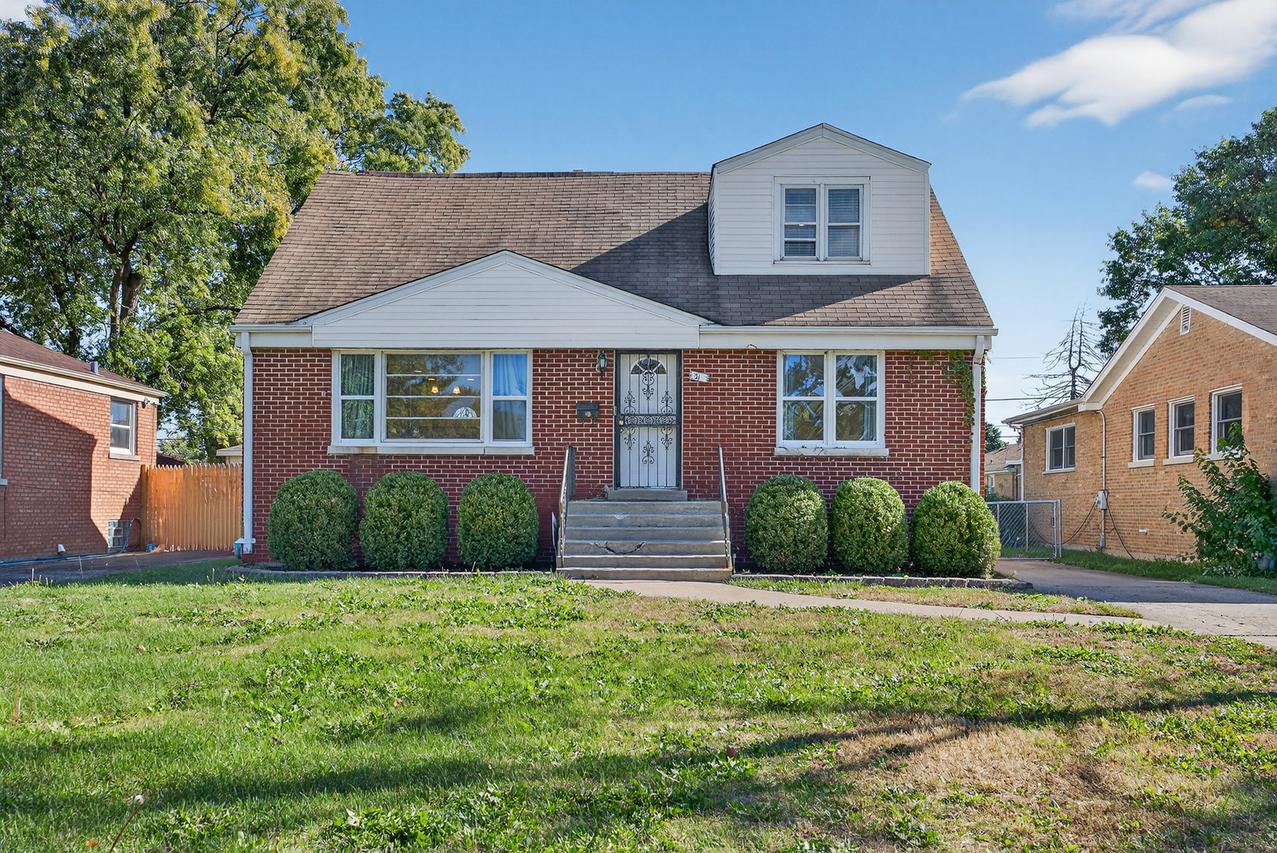 313 Iroquois Rd., Hillside, IL 60162