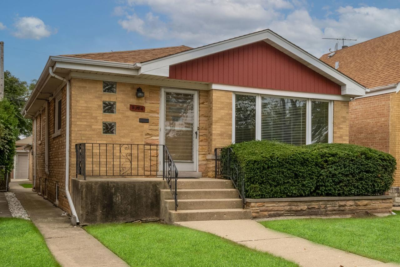 5724 N Avondale Ave., Chicago, IL 60631