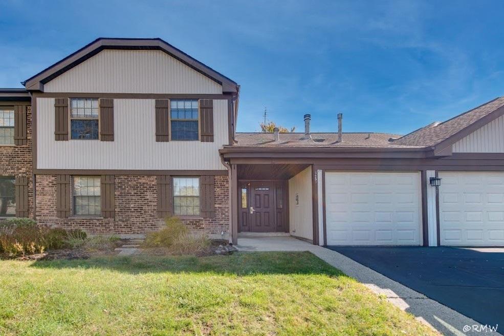 1251 Williamsburg Dr. #D-1, Schaumburg, IL 60193