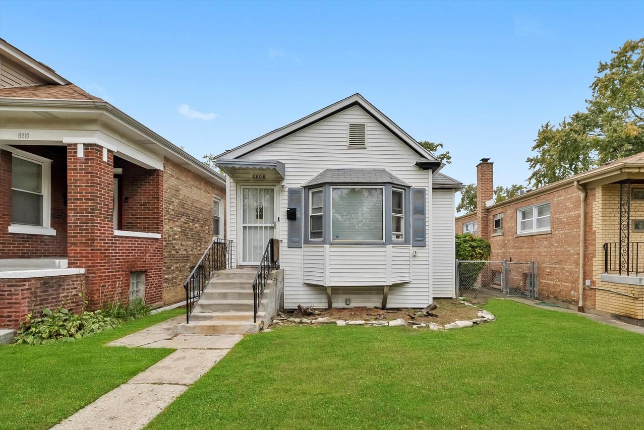 8808 S Loomis St., Chicago, IL 60620