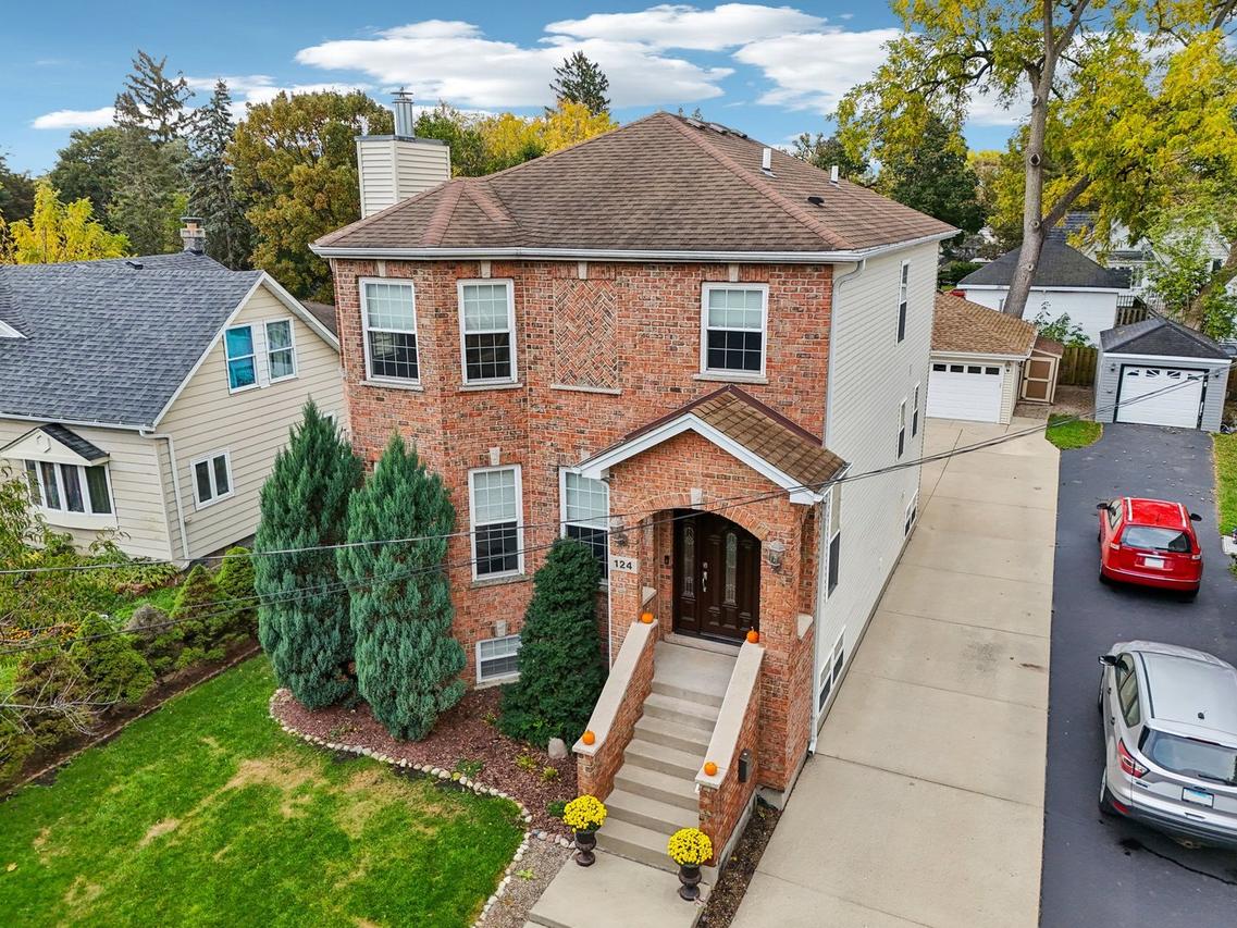 124 Hubbard Ct., Wauconda, IL 60084