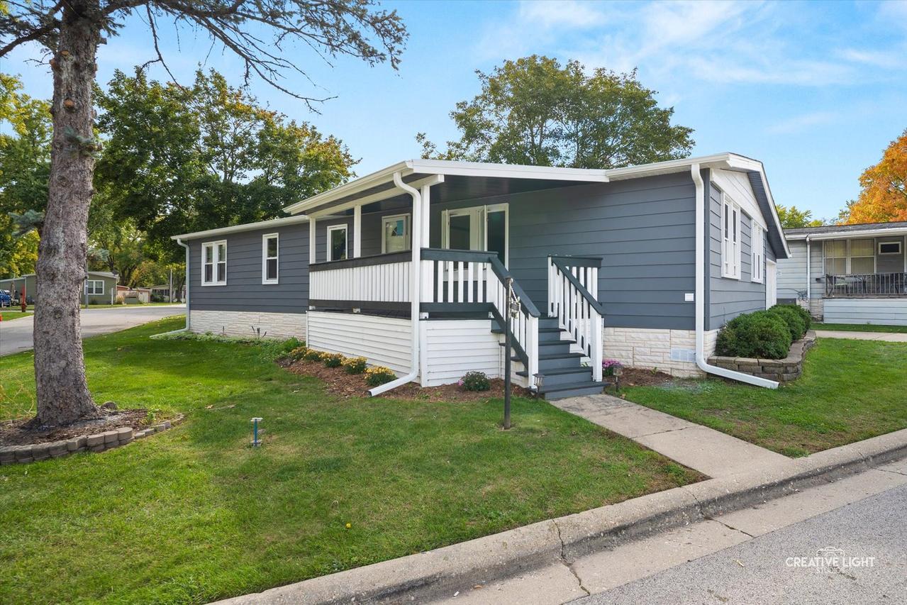 115 Tollview Rd., Elgin, IL 60123