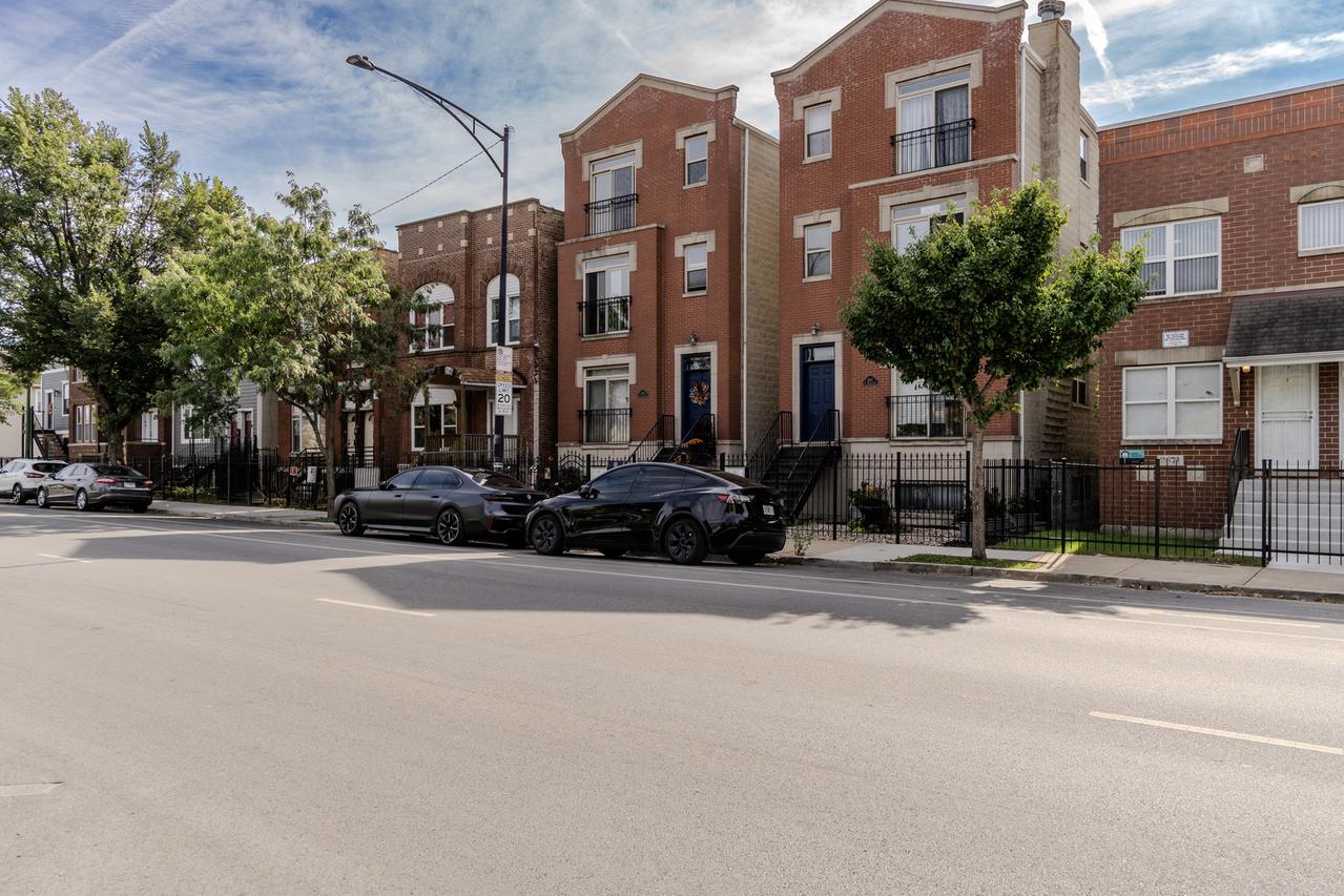 2665 W Warren Blvd. #3, Chicago, IL 60612
