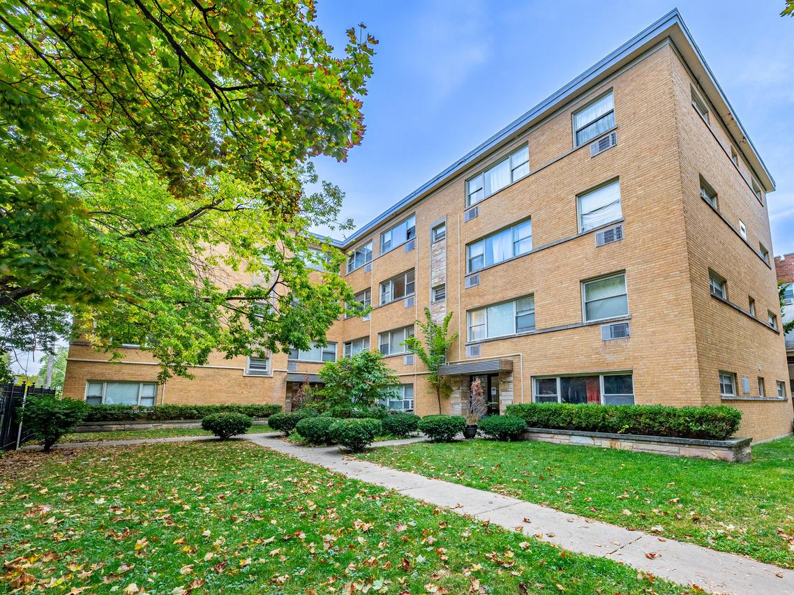 2205 W Highland Ave. #2N, Chicago, IL 60659