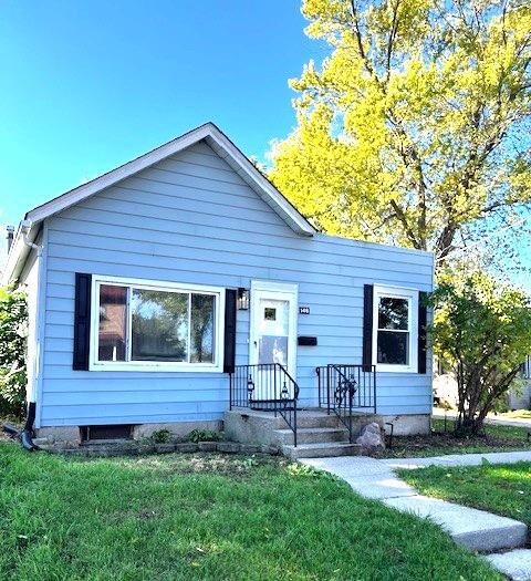 146 E Mill St., Wauconda, IL 60084