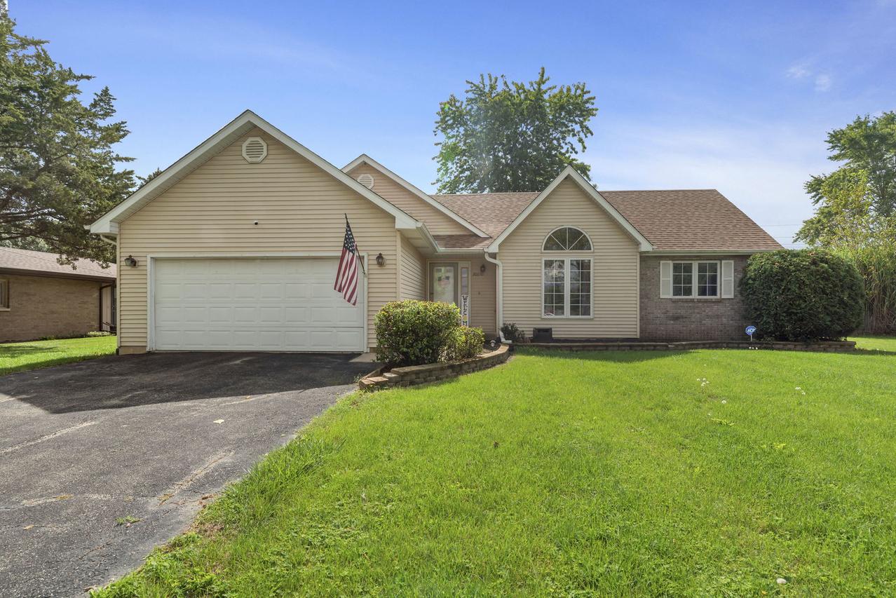 206 1/2 Redbud Dr., Joliet, IL 60433