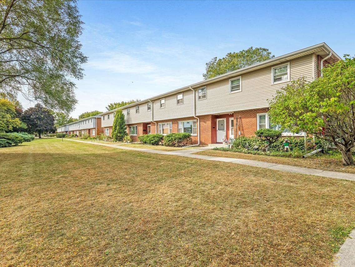 334 Northway Park Dr. #5, Machesney Park, IL 61115