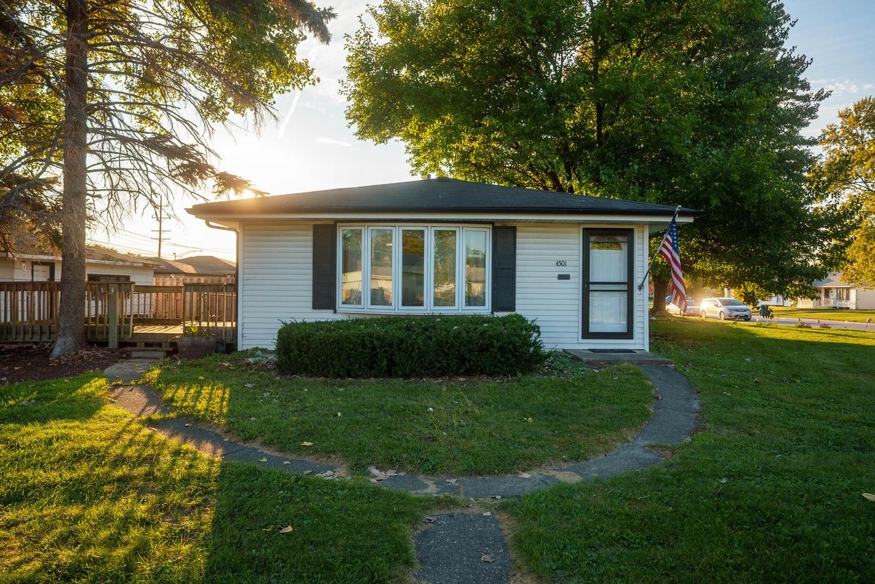 4501 W 90th Pl., Hometown, IL 60456