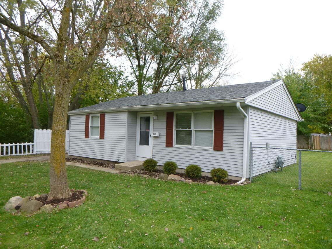 305 Four Winds Way, Carpentersville, IL 60110