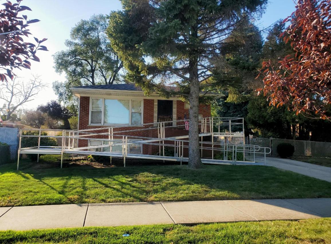 10912 Princess Ave., Chicago Ridge, IL 60415